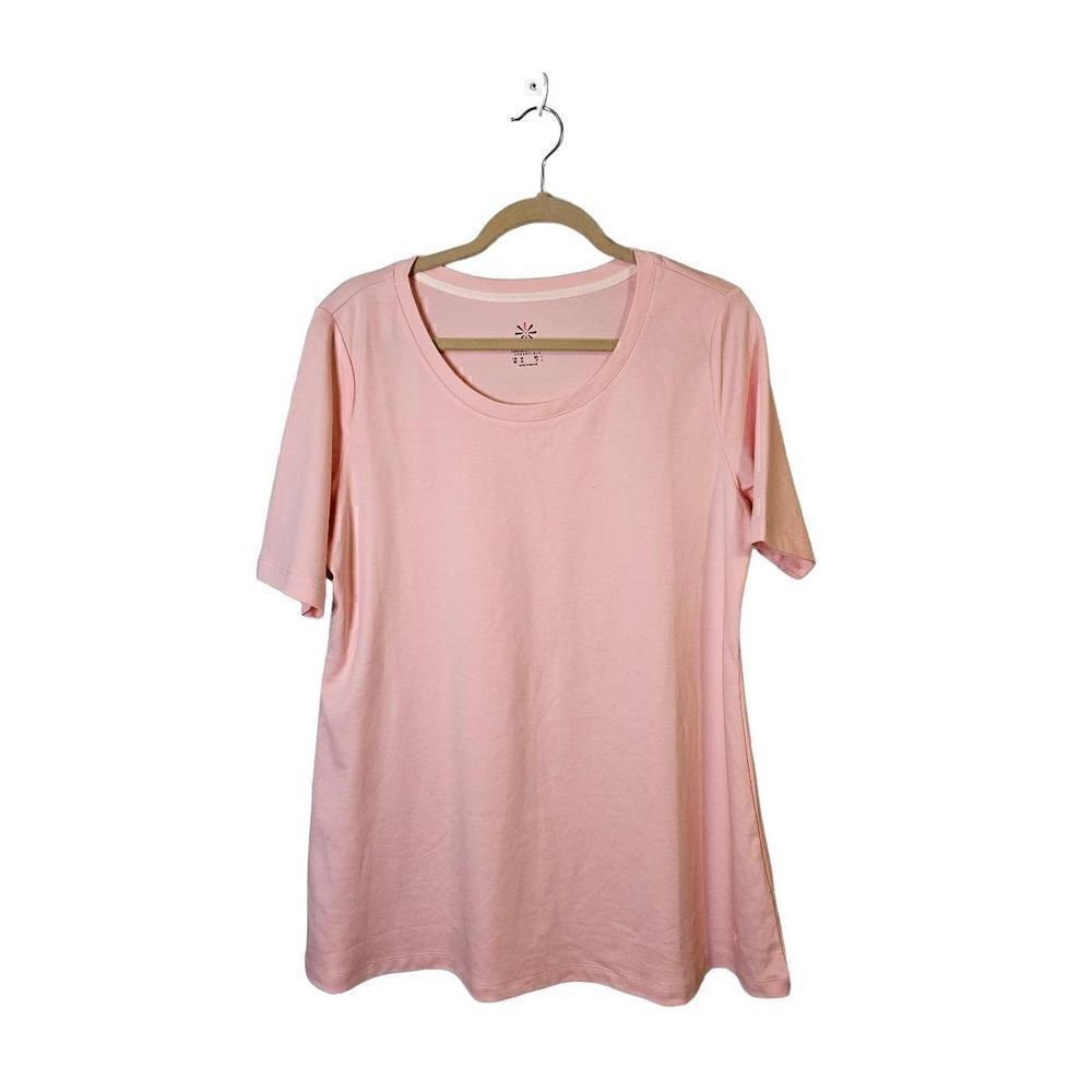 IsaacMizrahi Live peach colored short sleeved tee shirt. Size M.